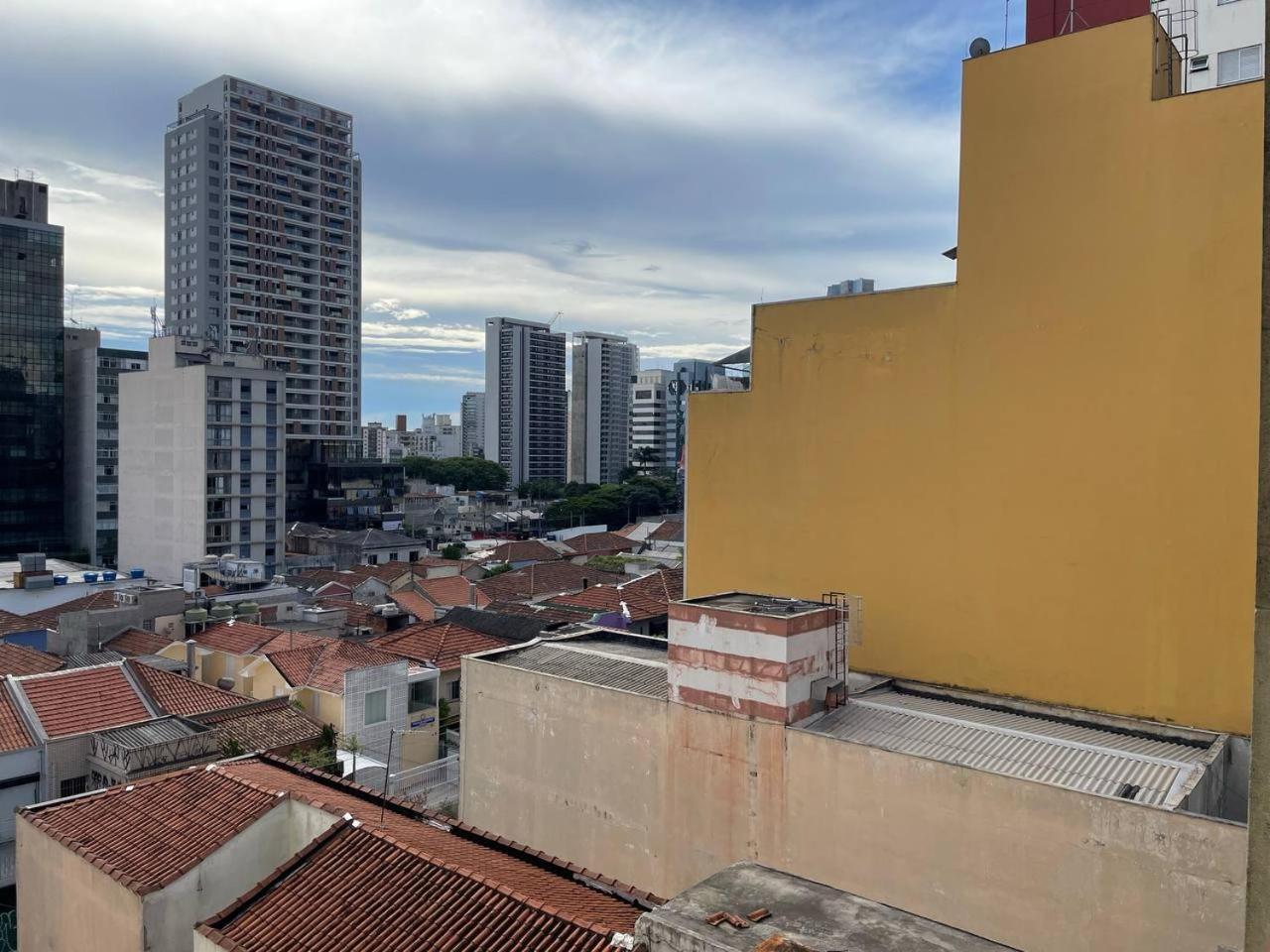 Acolhedor Com Tv E Ar Proximo A Faria Lima * São Paulo